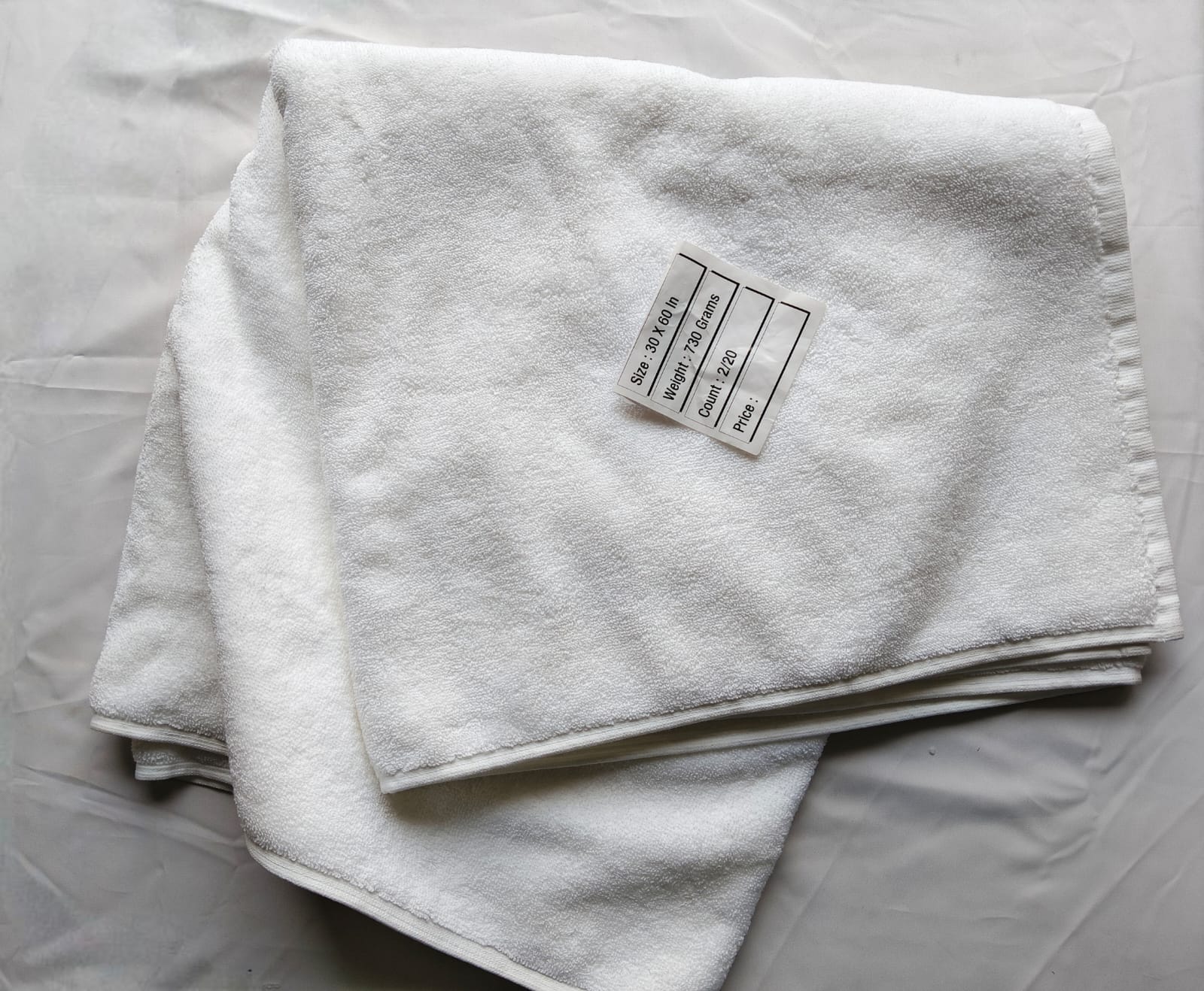 Premium white cotton hotel bath towel soft absorbent hospitality towel for hotels resorts and spa use