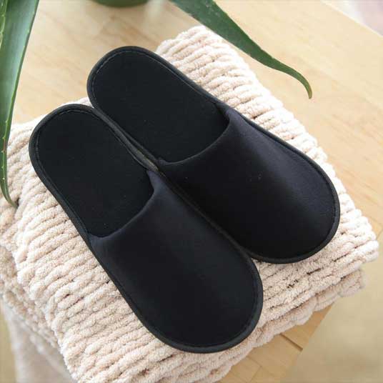 Hygienix Hospitality DISPOSABLE BLACK SLIPPER