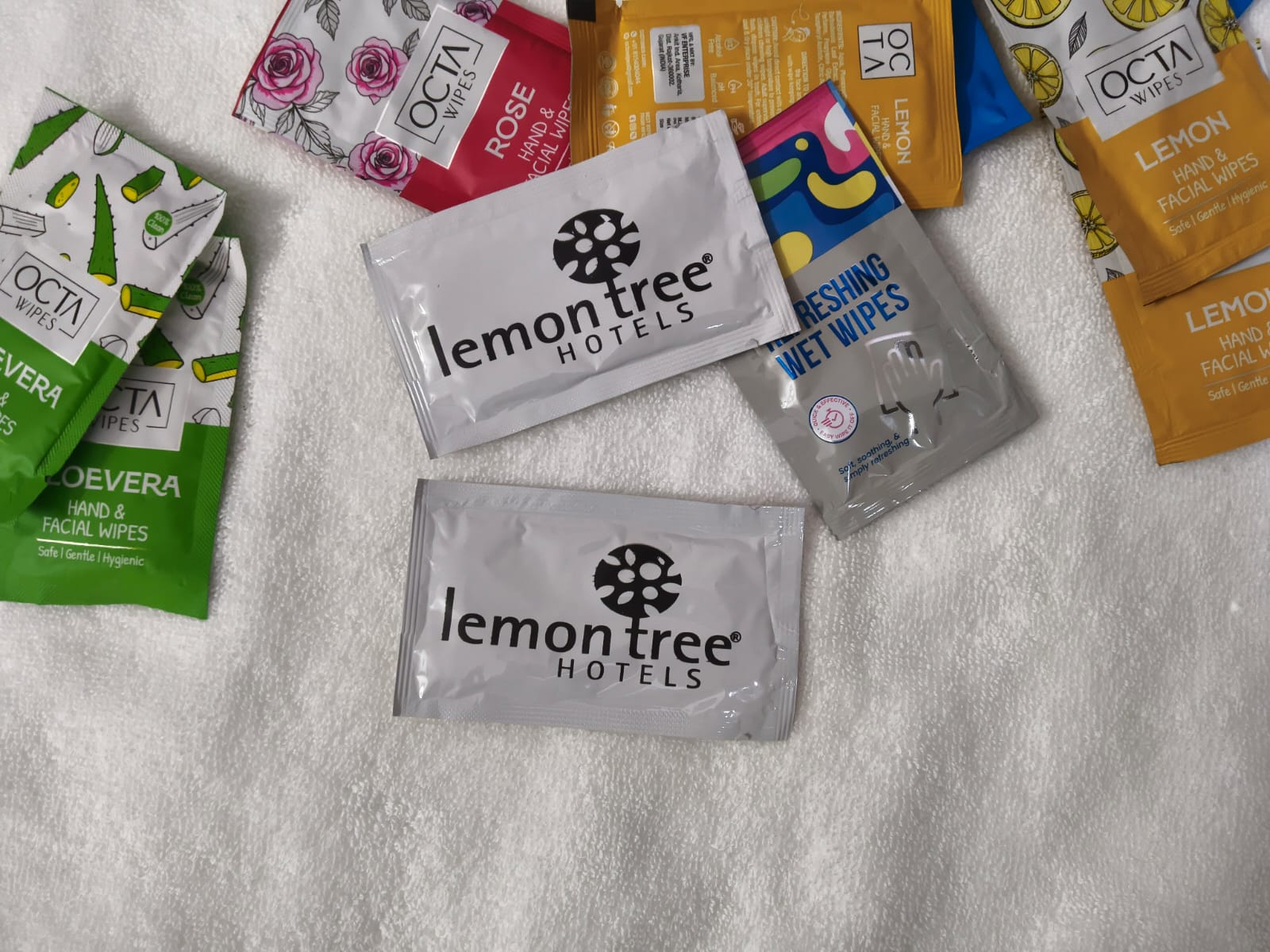 Leak proof hygienic wet wipes packaging for safe and clean usage